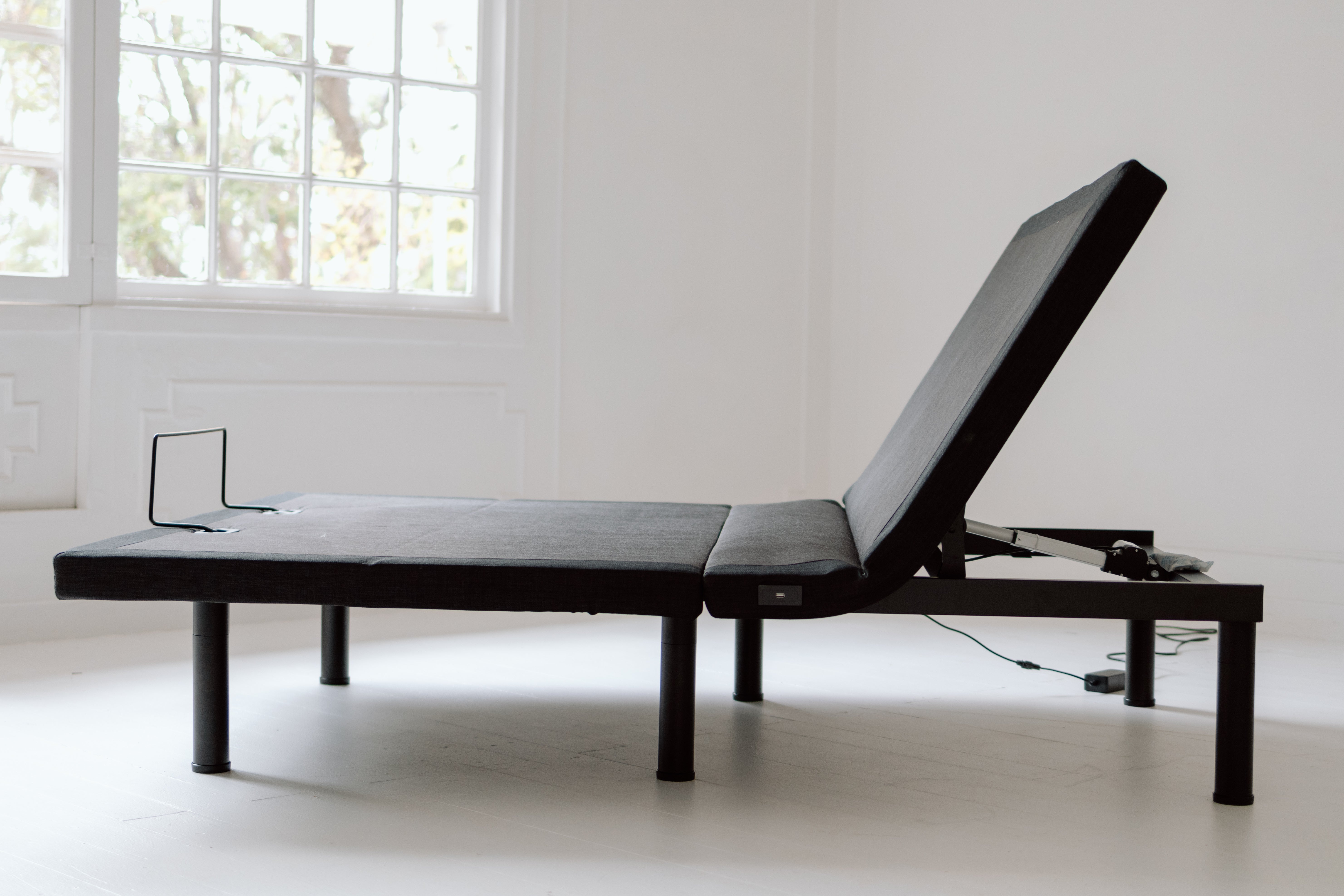 Dreamotion Adjustable Foundation And Serta Carina Mattress Set